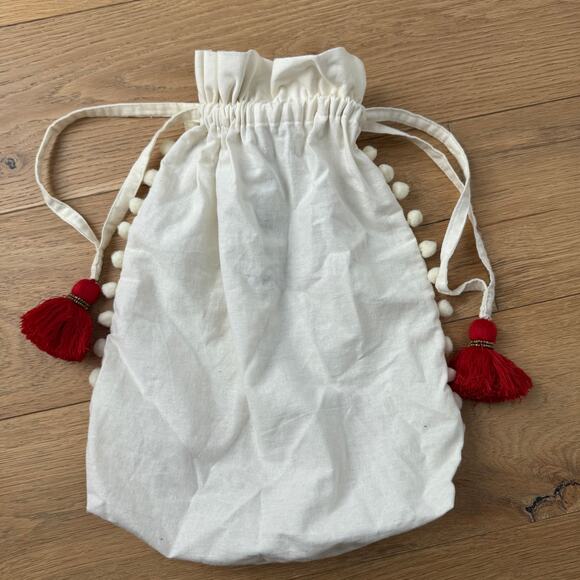 Shiraleah Chicago Cotton Drawstring Pom-Pom Shoe Bag The Perfect Pair - Picture 7 of 8